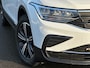 Volkswagen Tiguan 1.4 TSI DSG eHybrid Life | Leder | Trekhaak | 360 Camera | Elek. klep | Rijklaar incl. 1 jaar Bovag garantie