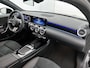 Mercedes-Benz A-klasse 250 e Business Solution AMG | Nightpakket | Smartphone integratie | Panoramaschuifdak | Multibeam LED | Stoelverwarming voor | Parkeerpakket met achteruitrijcamera | KEYLESS GO |