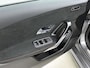 Mercedes-Benz A-klasse 250 e Business Solution AMG | Nightpakket | Smartphone integratie | Panoramaschuifdak | Multibeam LED | Stoelverwarming voor | Parkeerpakket met achteruitrijcamera | KEYLESS GO |