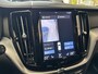 Volvo XC60 2.0 T8 TWIN ENGINE MOMENTUM PRO PANORAMADAK LEDER 360 CAMERA PANORAMA SCHUIF/KANTELDAK APPLE CARPLAY/ANDROID RIJSTROOKSENSOREN DODEHOEKSENSOREN KEYLESS GO ZEER MOOI !!! Brgl