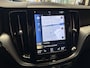 Volvo XC60 2.0 T8 TWIN ENGINE MOMENTUM PRO PANORAMADAK LEDER 360 CAMERA PANORAMA SCHUIF/KANTELDAK APPLE CARPLAY/ANDROID RIJSTROOKSENSOREN DODEHOEKSENSOREN KEYLESS GO ZEER MOOI !!! Brgl