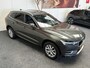 Volvo XC60 2.0 T8 TWIN ENGINE MOMENTUM PRO PANORAMADAK LEDER 360 CAMERA PANORAMA SCHUIF/KANTELDAK APPLE CARPLAY/ANDROID RIJSTROOKSENSOREN DODEHOEKSENSOREN KEYLESS GO ZEER MOOI !!! Brgl