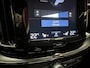 Volvo XC60 2.0 T8 TWIN ENGINE MOMENTUM PRO PANORAMADAK LEDER 360 CAMERA PANORAMA SCHUIF/KANTELDAK APPLE CARPLAY/ANDROID RIJSTROOKSENSOREN DODEHOEKSENSOREN KEYLESS GO ZEER MOOI !!! Brgl