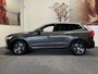 Volvo XC60 2.0 T8 TWIN ENGINE MOMENTUM PRO PANORAMADAK LEDER 360 CAMERA PANORAMA SCHUIF/KANTELDAK APPLE CARPLAY/ANDROID RIJSTROOKSENSOREN DODEHOEKSENSOREN KEYLESS GO ZEER MOOI !!!