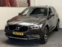 Volvo XC60 2.0 T8 TWIN ENGINE MOMENTUM PRO PANORAMADAK LEDER 360 CAMERA PANORAMA SCHUIF/KANTELDAK APPLE CARPLAY/ANDROID RIJSTROOKSENSOREN DODEHOEKSENSOREN KEYLESS GO ZEER MOOI !!!