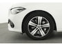 Mercedes-Benz C-klasse 300 e Plug-In Hybride Led koplampen | Achteruitrijcamera | Dodehoekassistent | Sfeerverlichting | Stoelverwarming voor. Inclusief 24 maanden MB Certified garantie voor Europa.
