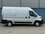 Peugeot Boxer 330 2.2 BlueHDi 120 L2H2 Premium | Achteruitrij camera | Armsteun voor | Centrale deurvergrendeling met afstandsbediening