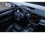 Volvo V90 2.0 T4 Momentum Pro | Trekhaak | Panoramadak | Lederen bekleding | Adaptive cruise control | Standkachel | Stoel- en stuurwielverwarming | Actieve LED koplampen | Elektrische stoelverstelling | Achteruitrijcamera | Parkeersensoren voor + achter | DAB+ radio | Dode hoek detectie BLIS |