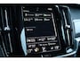 Volvo V90 2.0 T4 Momentum Pro | Trekhaak | Panoramadak | Lederen bekleding | Adaptive cruise control | Standkachel | Stoel- en stuurwielverwarming | Actieve LED koplampen | Elektrische stoelverstelling | Achteruitrijcamera | Parkeersensoren voor + achter | DAB+ radio | Dode hoek detectie BLIS |