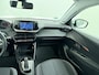 Peugeot 208 1.2 PureTech Active Pack Automaat | Navigatie | Trekhaak | Lichtmetalen velgen | Airco | Cruise control