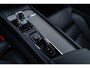 Volvo V60 Cross Country 2.0 B5 AWD Ultimate | Bowers & Wilkins audio | Voorstoelen met massagefunctie | 20" | Stoel-/Stuurverwarming | Trekhaak | Gelamineerd glas | 360 Camera | Standkachel | Keyless Entry | Dodehoekdetectie | Google | Volvo On Call | Carplay |