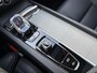 Volvo V60 Cross Country 2.0 B5 AWD Ultimate | Bowers & Wilkins audio | Voorstoelen met massagefunctie | 20" | Stoel-/Stuurverwarming | Trekhaak | Gelamineerd glas | 360 Camera | Standkachel | Keyless Entry | Dodehoekdetectie | Google | Volvo On Call | Carplay |