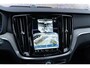 Volvo V60 Cross Country 2.0 B5 AWD Ultimate | Bowers & Wilkins audio | Voorstoelen met massagefunctie | 20" | Stoel-/Stuurverwarming | Trekhaak | Gelamineerd glas | 360 Camera | Standkachel | Keyless Entry | Dodehoekdetectie | Google | Volvo On Call | Carplay |