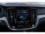 Volvo V60 Cross Country 2.0 B5 AWD Ultimate | Bowers & Wilkins audio | Voorstoelen met massagefunctie | 20" | Stoel-/Stuurverwarming | Trekhaak | Gelamineerd glas | 360 Camera | Standkachel | Keyless Entry | Dodehoekdetectie | Google | Volvo On Call | Carplay |