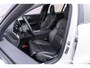 Volvo V60 Cross Country 2.0 B5 AWD Ultimate | Bowers & Wilkins audio | Voorstoelen met massagefunctie | 20" | Stoel-/Stuurverwarming | Trekhaak | Gelamineerd glas | 360 Camera | Standkachel | Keyless Entry | Dodehoekdetectie | Google | Volvo On Call | Carplay |