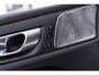 Volvo V60 Cross Country 2.0 B5 AWD Ultimate | Bowers & Wilkins audio | Voorstoelen met massagefunctie | 20" | Stoel-/Stuurverwarming | Trekhaak | Gelamineerd glas | 360 Camera | Standkachel | Keyless Entry | Dodehoekdetectie | Google | Volvo On Call | Carplay |