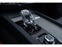 Volvo V60 Cross Country 2.0 B5 AWD Ultimate | Bowers & Wilkins audio | Voorstoelen met massagefunctie | 20" | Stoel-/Stuurverwarming | Trekhaak | Gelamineerd glas | 360 Camera | Standkachel | Keyless Entry | Dodehoekdetectie | Google | Volvo On Call | Carplay |
