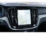 Volvo V60 Cross Country 2.0 B5 AWD Ultimate | Bowers & Wilkins audio | Voorstoelen met massagefunctie | 20" | Stoel-/Stuurverwarming | Trekhaak | Gelamineerd glas | 360 Camera | Standkachel | Keyless Entry | Dodehoekdetectie | Google | Volvo On Call | Carplay |