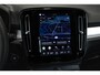 Volvo XC40 B4 Plus Dark | Verwarmde Voorstoelen+Stuurwiel | Verwarmde voorruit | Semi-Elektrische Trekhaak | Harman Kardon Premium Audio | Apple Carplay / Android Auto | Elektrisch bedienbare voorstoelen | Google infotaiment