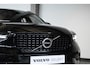 Volvo XC40 B4 Plus Dark | Verwarmde Voorstoelen+Stuurwiel | Verwarmde voorruit | Semi-Elektrische Trekhaak | Harman Kardon Premium Audio | Apple Carplay / Android Auto | Elektrisch bedienbare voorstoelen | Google infotaiment