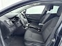 Renault Clio 0.9 TCe Limited 90Pk | Navigatie | Parkeersensoren Achter | Cruise Control & Snelheidsbegrenzer | Airco | Bluetooth Telefoon Voorbereiding | Privacy Glass | Keyless Entry |