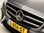 Mercedes-Benz E-klasse 350 e AMG Sport 286Pk Automaat (PANORAMADAK, LUCHTVERING, BURMESTER, WIDESCREEN, HEAD-UP DISPLAY, APPLE CARPLAY, SFEERVERLICHTING, MEMORY SEATS, LEDER, 360 CAMERA, ADAPTIVE CRUISE, NIEUWSTAAT)