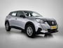 Peugeot 2008 SUV Active Pack 130pk Automaat | Navigatie | Climate Control | Cruise Control | Parkeersensoren | Apple CarPlay / Android Auto | Bluetooth | DAB+ radio | Elektrisch inklapbare spiegels | Regensensor | Automatisch dimlicht | 16” lichtmetalen velgen |