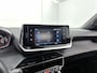 Peugeot 2008 SUV Active Pack 130pk Automaat | Navigatie | Climate Control | Cruise Control | Parkeersensoren | Apple CarPlay / Android Auto | Bluetooth | DAB+ radio | Elektrisch inklapbare spiegels | Regensensor | Automatisch dimlicht | 16” lichtmetalen velgen |