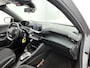 Peugeot 2008 SUV Active Pack 130pk Automaat | Navigatie | Climate Control | Cruise Control | Parkeersensoren | Apple CarPlay / Android Auto | Bluetooth | DAB+ radio | Elektrisch inklapbare spiegels | Regensensor | Automatisch dimlicht | 16” lichtmetalen velgen |