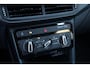 Volkswagen T-Cross 1.0 TSI 95pk Life Parkeersensoren Navigatie Adaptieve Cruise CarPlay NL-Auto