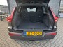 Volvo XC40 1.5 T4 Plug-in hybrid Plus Dark | Panoramadak | Harman Kardon audio | Stoel- en stuurwielverwarming | Keyless | Achteruitrijcamera | Navigatie | Parkeersensoren voor + achter | Apple Carplay / Android Auto | Elektrische stoelverstelling | DAB+ radio |