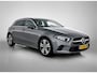 Mercedes-Benz A-klasse 180 Business Solution Luxury Ledkoplampemn | Sfeerverlichting | Achteruitrijcamera | Stoelverwarming Voor | Spiegelpakket. Inclusief 24 maanden MB Certified garantie voor Europa.
