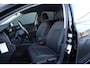 Volkswagen Golf 1.0 TSI 110pk Life Business Stoel/Stuur verwarming Navi Clima Sfeerverlichting CarPlay Getint glas Parkeersensoren