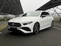 Mercedes-Benz A-klasse 180 Business Solution AMG | Night | Panoramadak | Sfeerverlichting | Stoelverwarming | Parkeercamera |