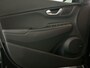 Hyundai Kona Comfort Smart 64.8 kWh | Warmtepomp | Head-up display | Trekhaak | Voorzetels en stuur verwarmbaar | Soh (batterijcheck) 95,2 %