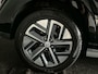 Hyundai Kona Comfort Smart 64.8 kWh | Warmtepomp | Head-up display | Trekhaak | Voorzetels en stuur verwarmbaar | Soh (batterijcheck) 95,2 %