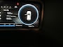 Hyundai Kona Comfort Smart 64.8 kWh | Warmtepomp | Head-up display | Trekhaak | Voorzetels en stuur verwarmbaar | Soh (batterijcheck) 95,2 %
