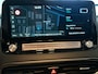 Hyundai Kona Comfort Smart 64.8 kWh | Warmtepomp | Head-up display | Trekhaak | Voorzetels en stuur verwarmbaar | Soh (batterijcheck) 95,2 %