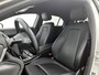 Mercedes-Benz A-klasse 160 Luxury-Line Handgeschakeld 6 versn. | Led Lights | Apple CarPlay | Achteruitrijcamera | Stoelverwarming Voor | Spiegelpakket. Inclusief 24 maanden MB Certified garantie voor Europa.
