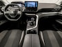 Peugeot 5008 1.2 PureTech Sport 7 Persoons (FACELIFT, APPLE CARPLAY, GROOT NAVI, 360 CAMERA, SPORTSTOELEN, KEYLESS, LED KOPLAMPEN, LM VELGEN, TREKHAAK, NIEUWSTAAT)