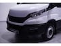 IVECO Daily 35S16 160 pk Bakwagen met Laadklep Airco ECC Audio DAB+, Enkel Lucht, LxBxH 415x214x208 cm, 3-Zits