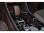 Volvo XC40 B3 Ultra Black Edition - Panorama/schuifdak - IntelliSafe Assist & Surround - 360º Camera - Harman/Kardon audio - LED Pixel koplampen - Verwarmde voorstoelen & stuur - Parkeersensoren voor & achter - Elektr. bedienb. voorstoelen met geheugen links - Draadloze tel. lader - Extra getint glas - Semi elektr. inklapbare trekhaak - 20' LMV