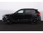 Volvo XC40 B3 Ultra Black Edition - Panorama/schuifdak - IntelliSafe Assist & Surround - 360º Camera - Harman/Kardon audio - LED Pixel koplampen - Verwarmde voorstoelen & stuur - Parkeersensoren voor & achter - Elektr. bedienb. voorstoelen met geheugen links - Draadloze tel. lader - Extra getint glas - Semi elektr. inklapbare trekhaak - 20' LMV