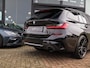 BMW 3-Serie Touring 320d xDrive High Executive | M-Sport | Camera | Trekhaak | Pano | Keyless