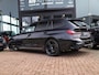 BMW 3-Serie Touring 320d xDrive High Executive | M-Sport | Camera | Trekhaak | Pano | Keyless