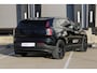 Volvo EX30 Single Motor Extended Range Plus Black Edition | Stuurwiel/Stoelen voor verwarmbaar | 20" Zwarte velgen |  Elektrisch verstelbare stoelen met memory functie | Adaptieve Cruise Control | Harman Kardon Soundbar | Keyless entry | 19'' Lichtmetalen velgen | Extra getint glas achter | Dak in contrasterende kleur