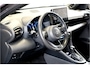 Toyota Yaris 1.5 Hybrid 130 Executive Aut. PANORAMADAK + JBL AUDIO + NAVIGATIE GROOT SCHERM + HEAD-UP + ADAPT.CRUISE + LED-KOPLAMPEN + CAMERA + DODEHOEK MELDING + LANE ASSIST + STOEL-&STUURVERWARMING + PARKSENSOREN V&A + 17" LM-VELGEN!!