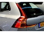 Volvo XC60 2.0 B5 MHEV 195kW/265pk Aut8 Plus Dark GOOGLE DASH&SERVICES + HIGH PERF AUDIO + PILOT ASSIST + HEAD-UP DISPLAY + ADAPT.CRUISE + STANDKACHEL + STOELVERWARMING V&A + BLIS + LANE ASSIST + STUURVERWARMING + ON-CALL + EL.TREKHAAK + PARKSENSOREN + 20" LM-VELGEN
