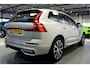 Volvo XC60 2.0 B5 MHEV 195kW/265pk Aut8 Plus Dark GOOGLE DASH&SERVICES + HIGH PERF AUDIO + PILOT ASSIST + HEAD-UP DISPLAY + ADAPT.CRUISE + STANDKACHEL + STOELVERWARMING V&A + BLIS + LANE ASSIST + STUURVERWARMING + ON-CALL + EL.TREKHAAK + PARKSENSOREN + 20" LM-VELGEN