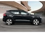 Volvo XC40 Recharge Core 70 kWh | Stoel + Stuurverwarming | Warmtepomp | PDC V+A en Camera | All Season banden | Navigatie |